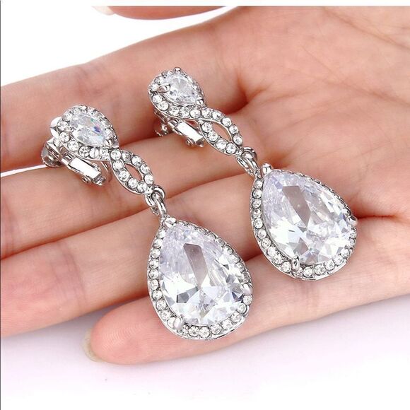 NEW Clip On Austrian Crystal Silver Wedding Earrings - Picture 1 of 9